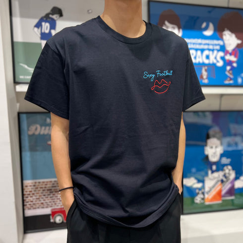 Sexy football kiss TEE